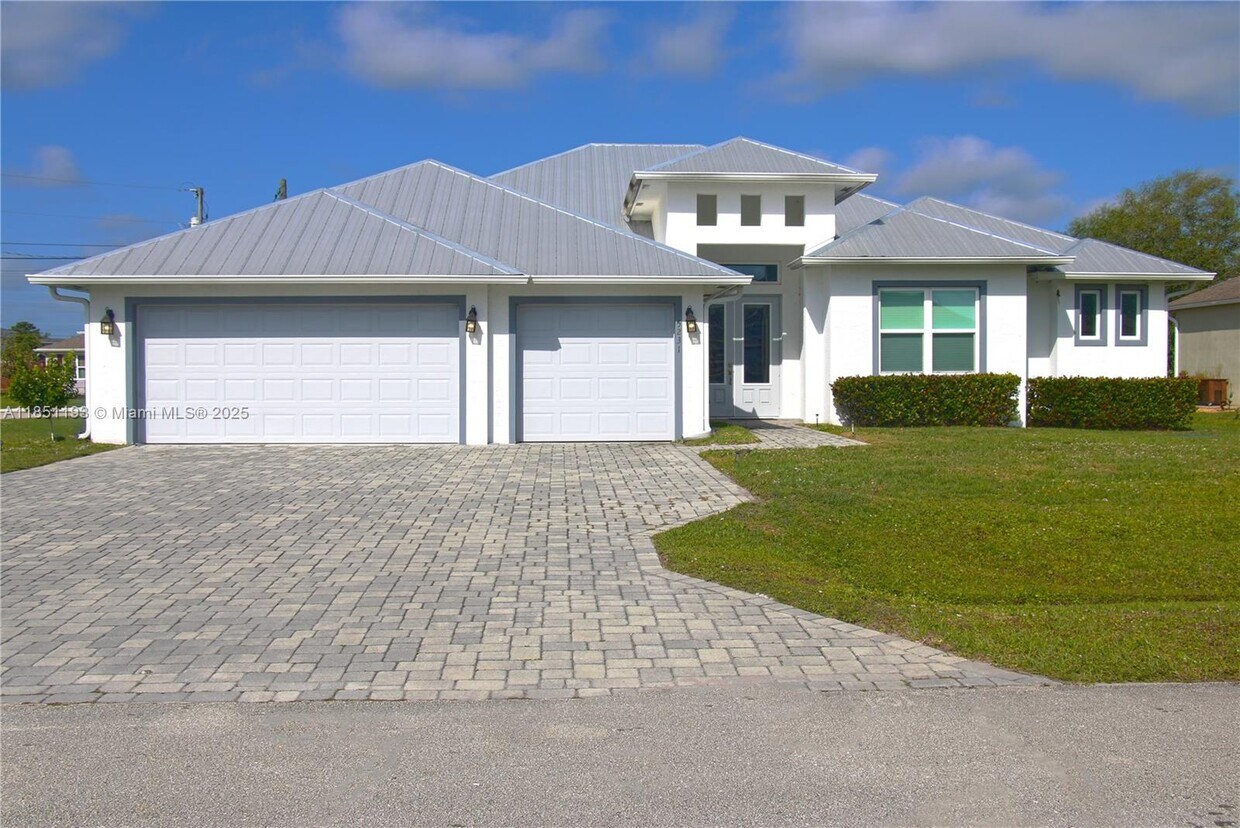 Foto principal - 5231 NW Iredell St