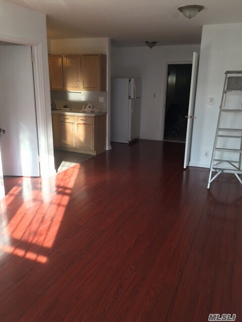Foto del edificio - 32-20 56th St