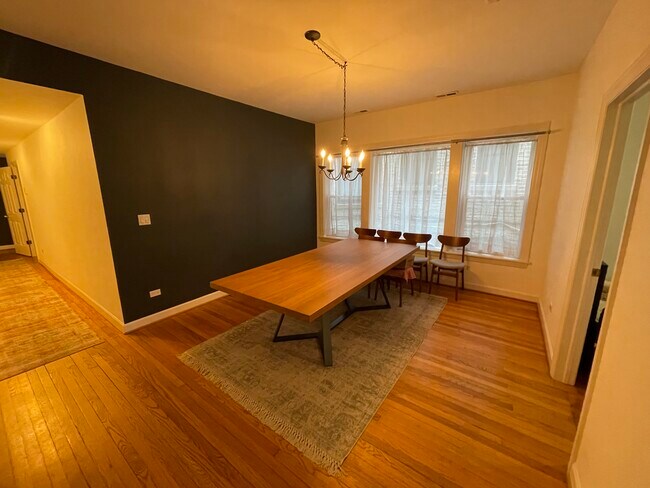 Foto del edificio - 940 W Belle Plaine Ave
