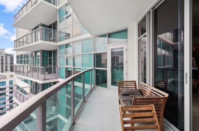 Foto del edificio - 3301 NE 1st Ave
