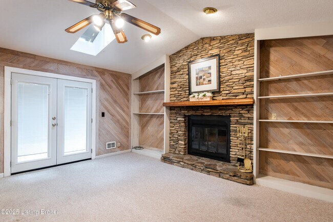 Foto del edificio - 8015 Schroering Dr