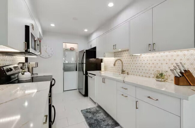 Foto del edificio - 4917 N 73rd St