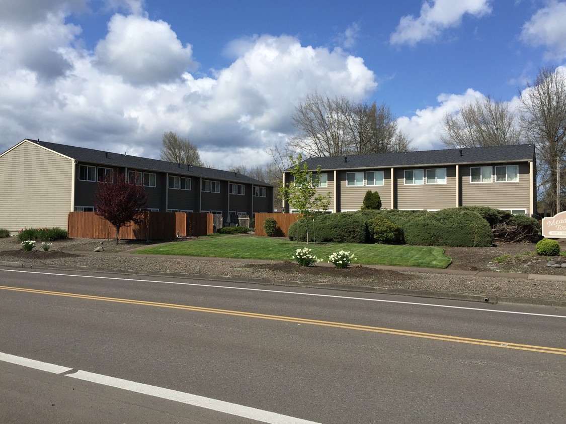 Primary Photo - Meadow Park Townhouses