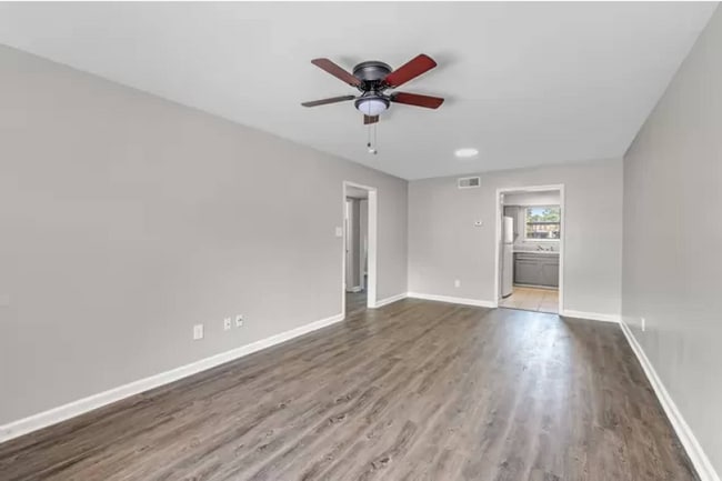 Photo - 529 E Pass Rd (Gulfport, MS) Apartment