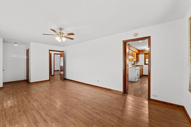 Foto del edificio - 1457 Columbia Hwy N