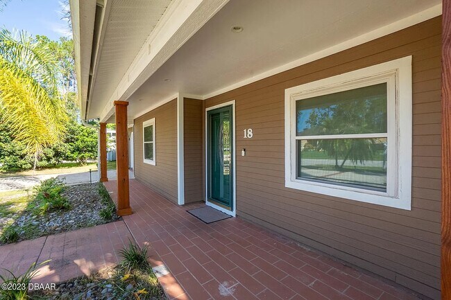 Foto del edificio - 18 Poinciana Ln