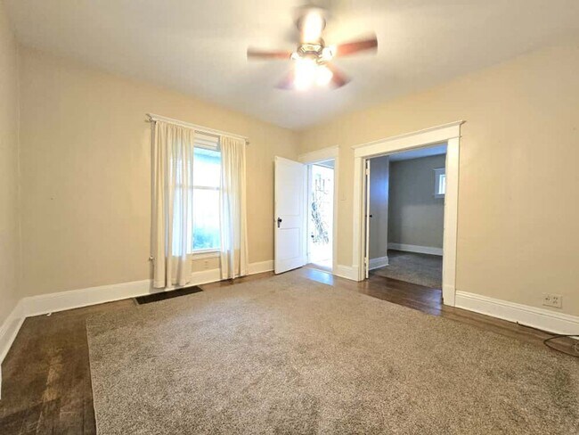 Foto del edificio - 218 E Navarre St