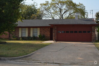 Building Photo - 3117 Chaparral Dr