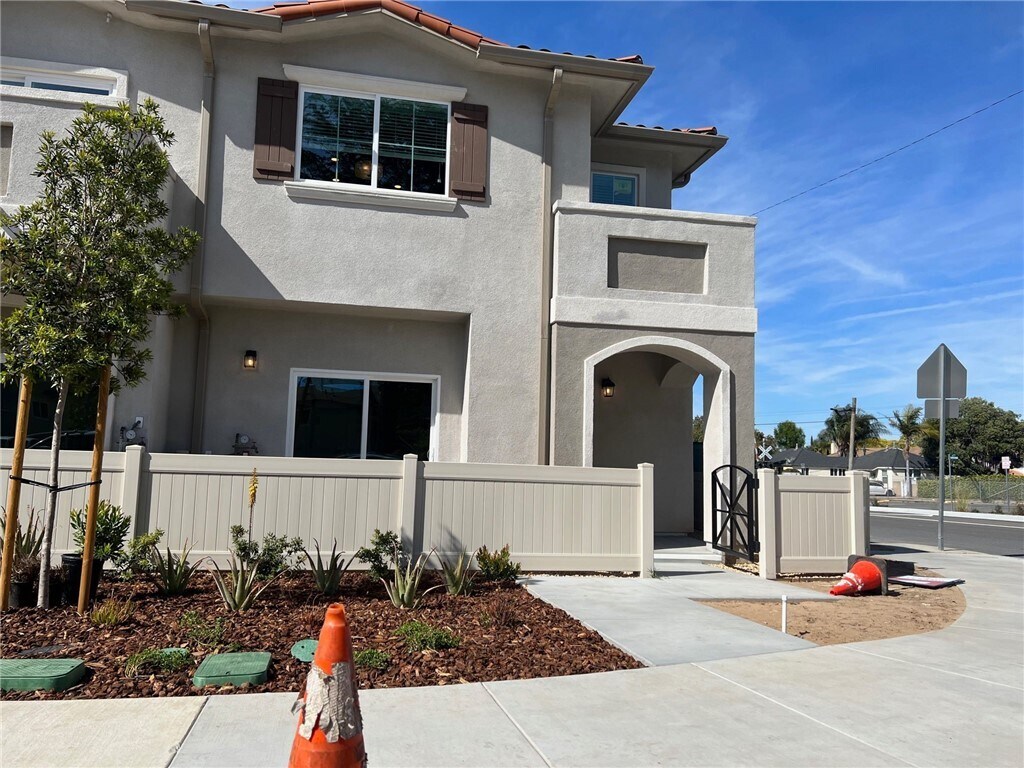 2043 Lincoln Ave, Torrance, CA 90501 Townhome Rentals in Torrance CA