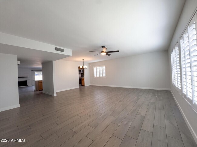 Foto del edificio - 4222 E Winnetka Dr