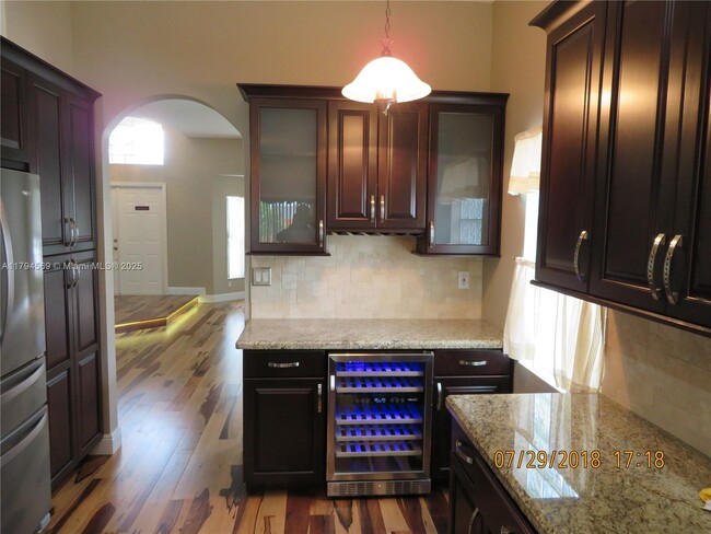 Foto del edificio - 16764 NW 13th Ct