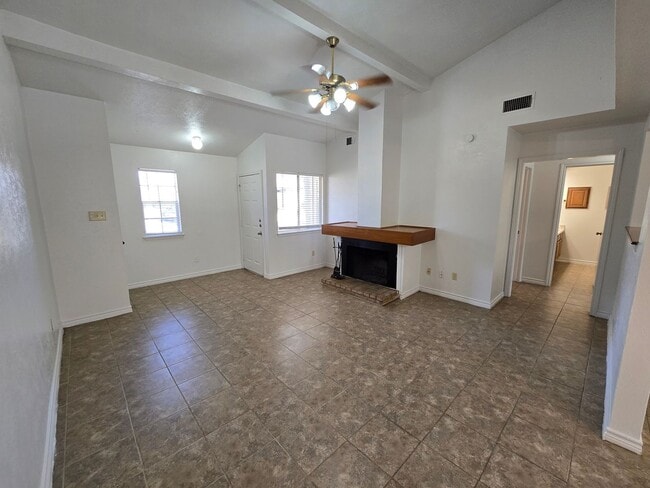 Building Photo - College Station - 2 Bedroom / 1 Bath Condo...