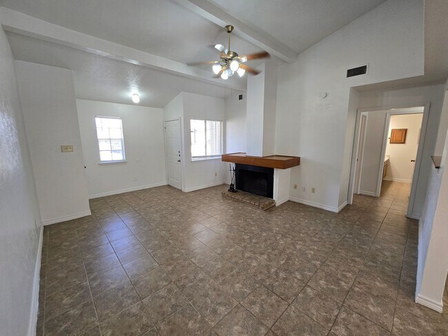 Foto del edificio - College Station - 2 Bedroom / 1 Bath Condo...
