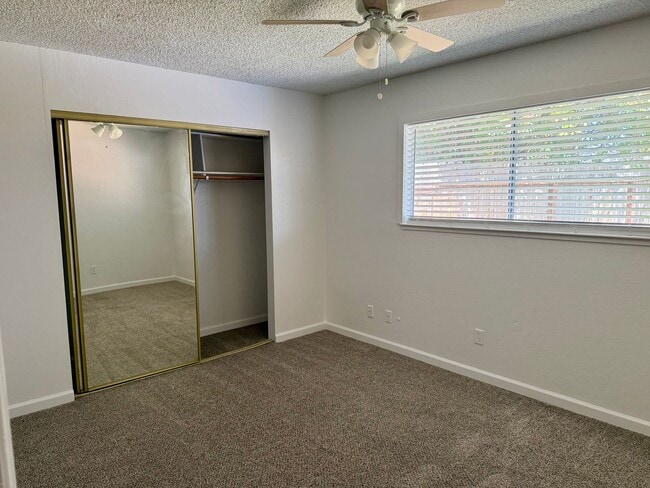 Building Photo - Spacious 3bd/2ba Fair Oaks Duplex with 2 Garage