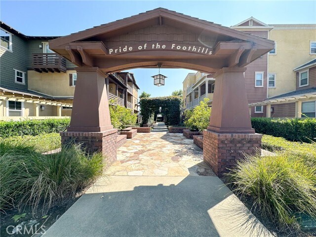 Foto del edificio - 337 S Glendora Ave