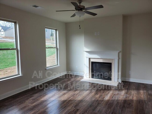 Foto del edificio - 304 Cornwell Wy