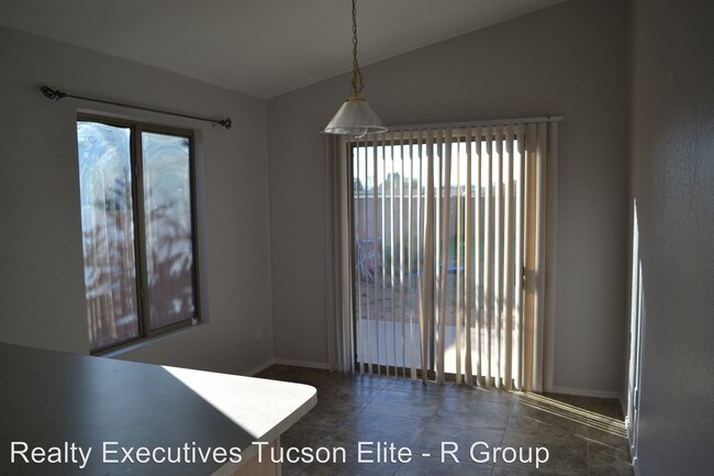 Foto del edificio - 3 br, 2 bath House - 8004 E Jennifer Anne Dr