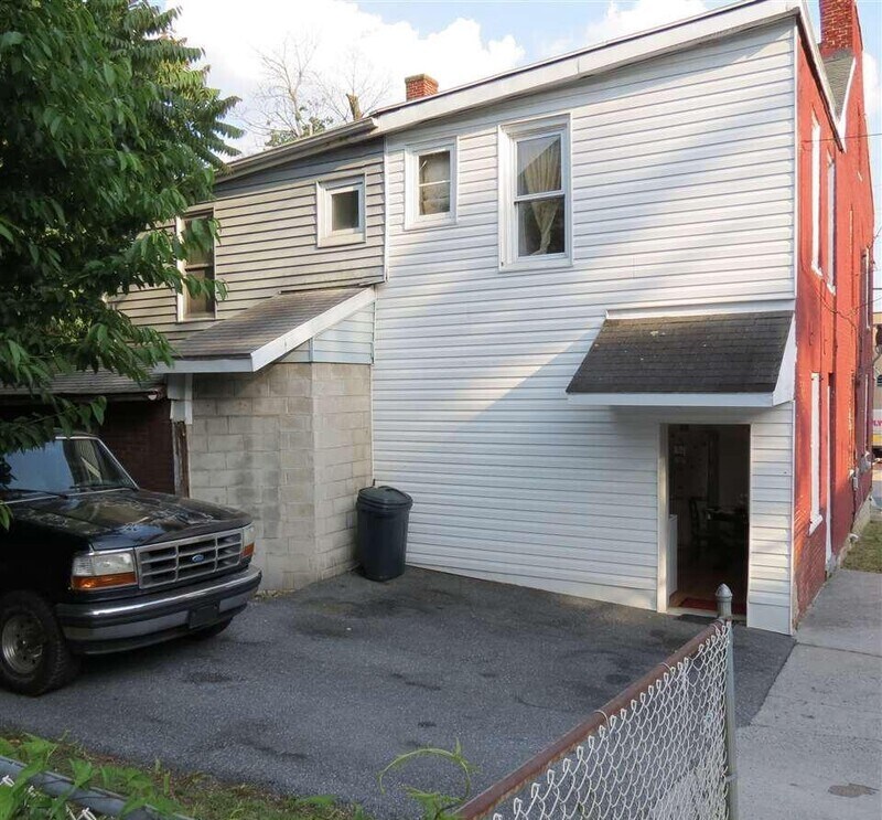 Foto del edificio - 781 Maple St