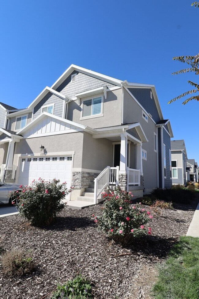 Foto del edificio - Upgraded Pet Friendly Lehi townhome