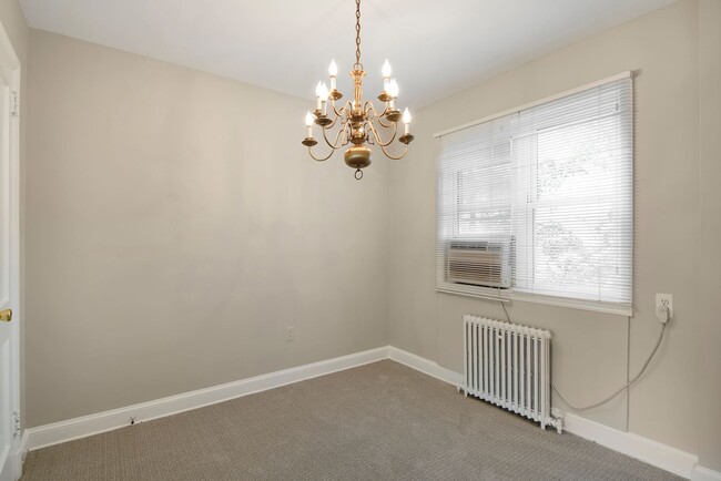 Building Photo - 1410 N Quinn St