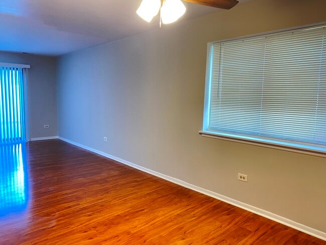 Building Photo - 1112 Castilian Ct