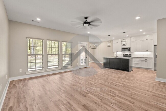 Foto del edificio - 1295 Acuff Ln