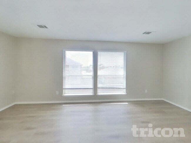 Foto del edificio - 220 Flatwood Dr