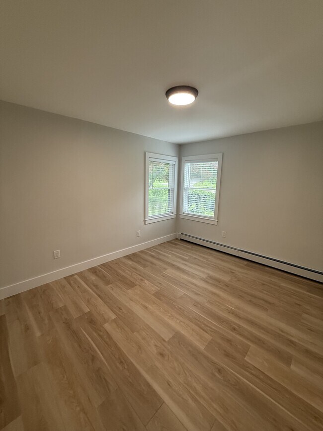Foto del edificio - 1050 Lucas Ave Ext