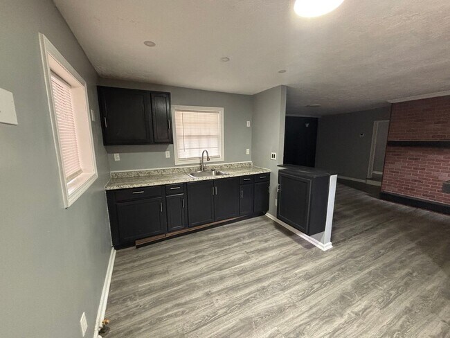 Building Photo - 3 bedroom 1.5 bathroom for rent in Arlington