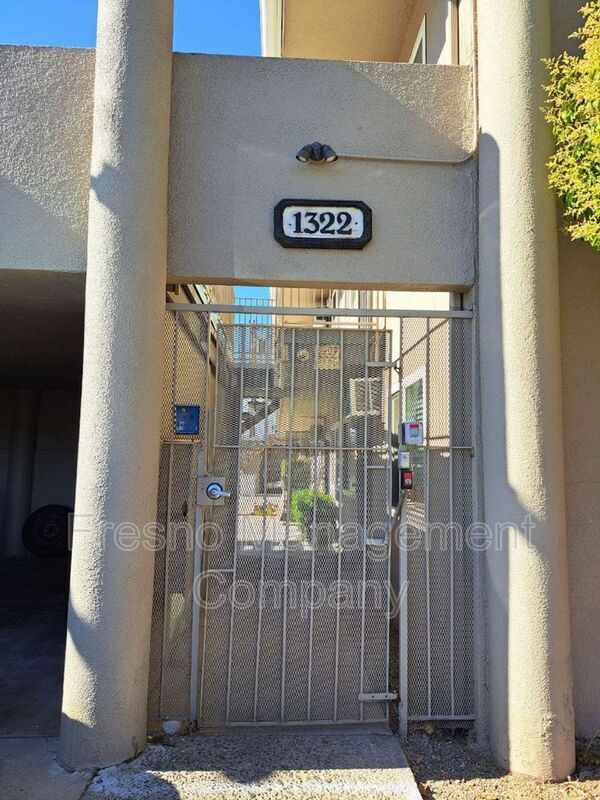 Foto del edificio - 1322 E. Bulldog Lane