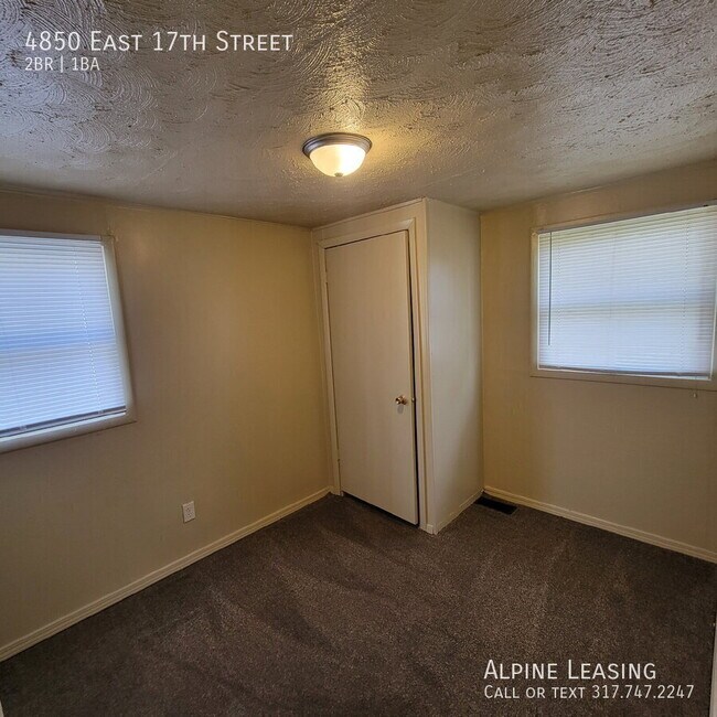 Foto del edificio - 4850 E 17th St