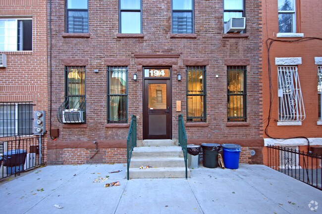 Building Photo - 194 Eldert St