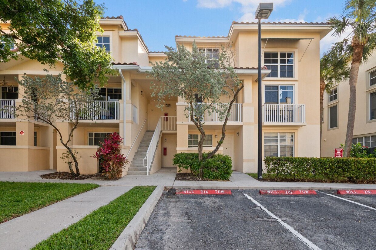 Foto principal - 4822 Chancellor Dr
