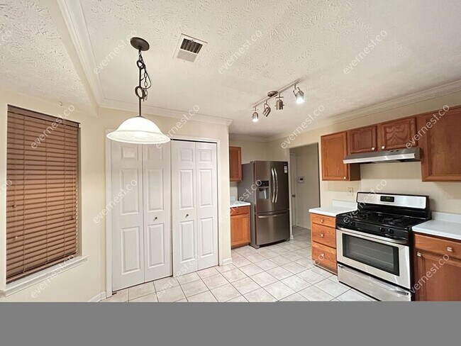 Building Photo - 5020 Promenade Dr SW