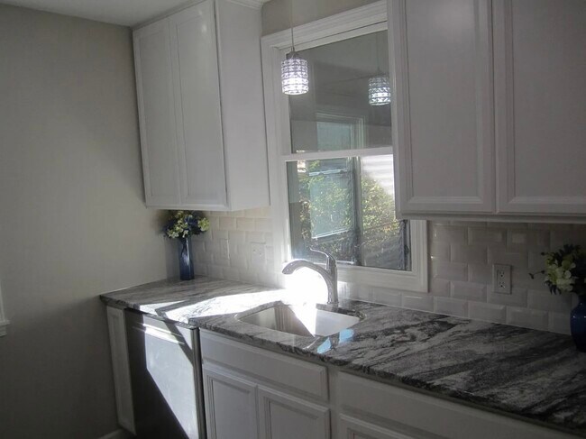 Foto del edificio - 5105 Vincent Ave N