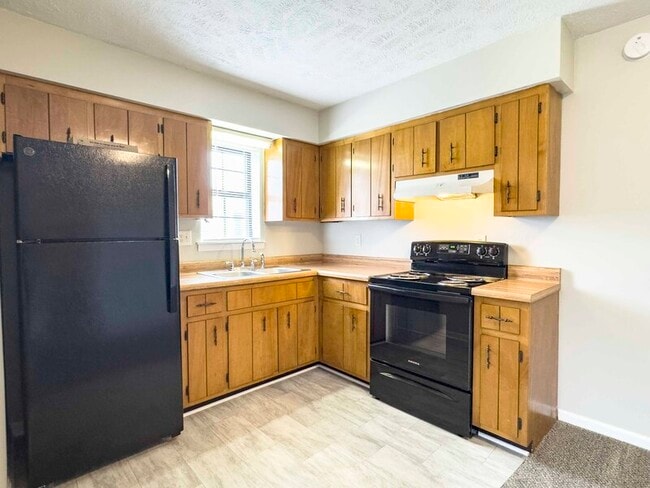 Building Photo - 404 -19 Thompsonville Lane