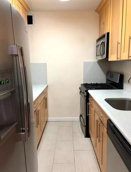 Foto principal - 522 W 37th St