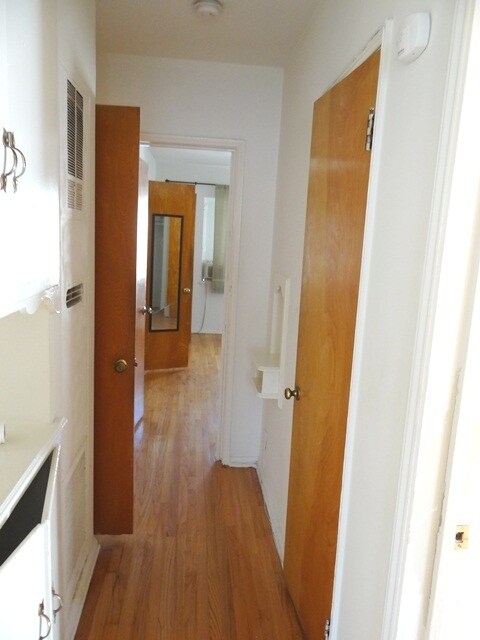 Foto del edificio - 108 Hayworth Ave