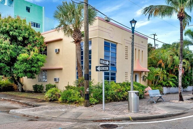 Building Photo - 101 Lucerne Ave