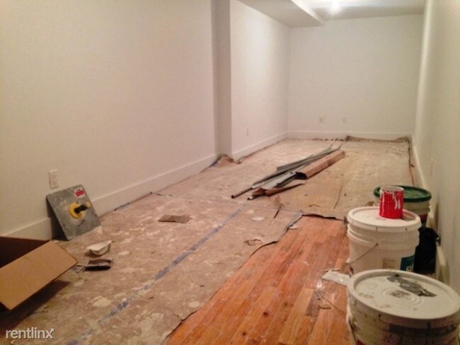 Building Photo - 882 Jefferson Ave