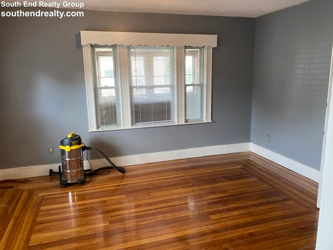 Building Photo - 34 Chubbuck St