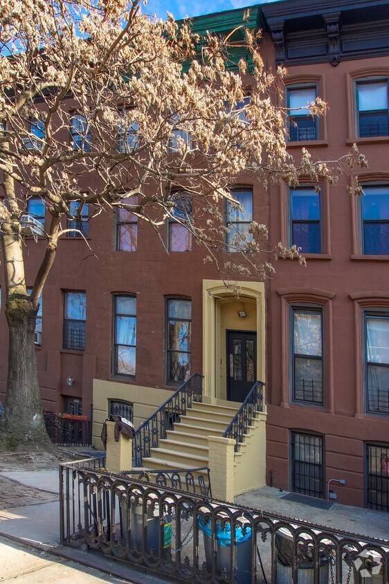 Building Photo - 2113 5th Ave