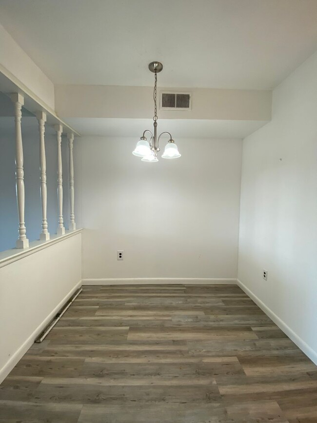 Building Photo - Charming 1 BR/ 1BA  Apartment in Mount Joy!