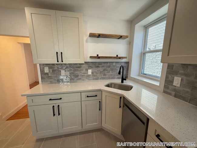 Building Photo - 20 Chelsea St