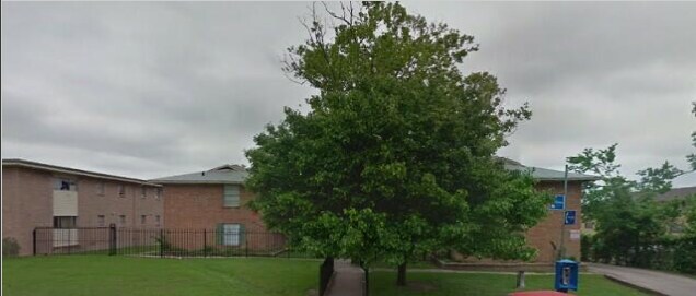 Primary Photo - 208 S Lancaster Ave