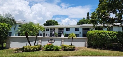 Building Photo - 207 Tropic Isle Dr