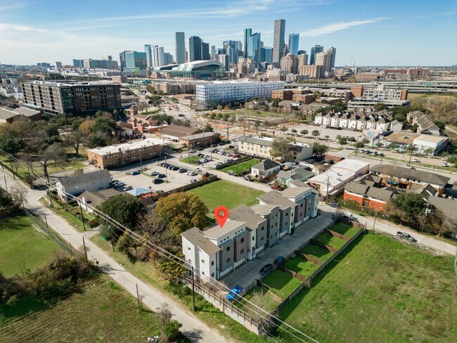 Foto del edificio - 318 McAlpine St