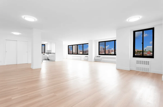 Building Photo - 470 Lenox Ave