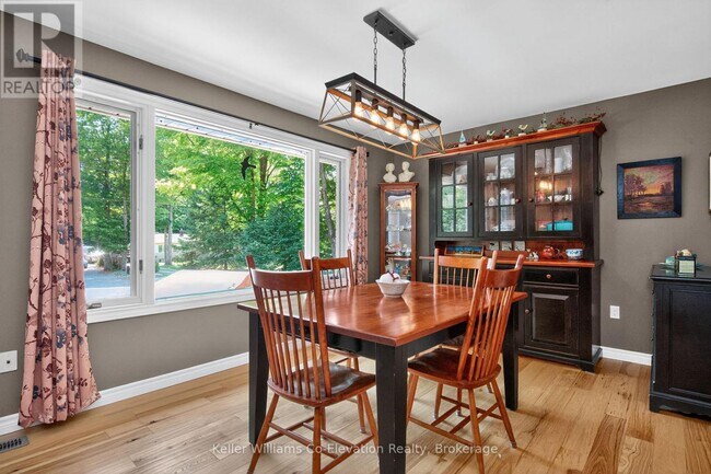 Photo du bâtiment - 16 Mundy Ave