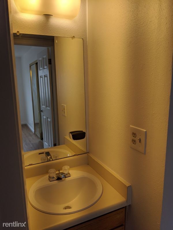 Building Photo - 2 br, 1 bath Condo - 303 W Lehow Ave